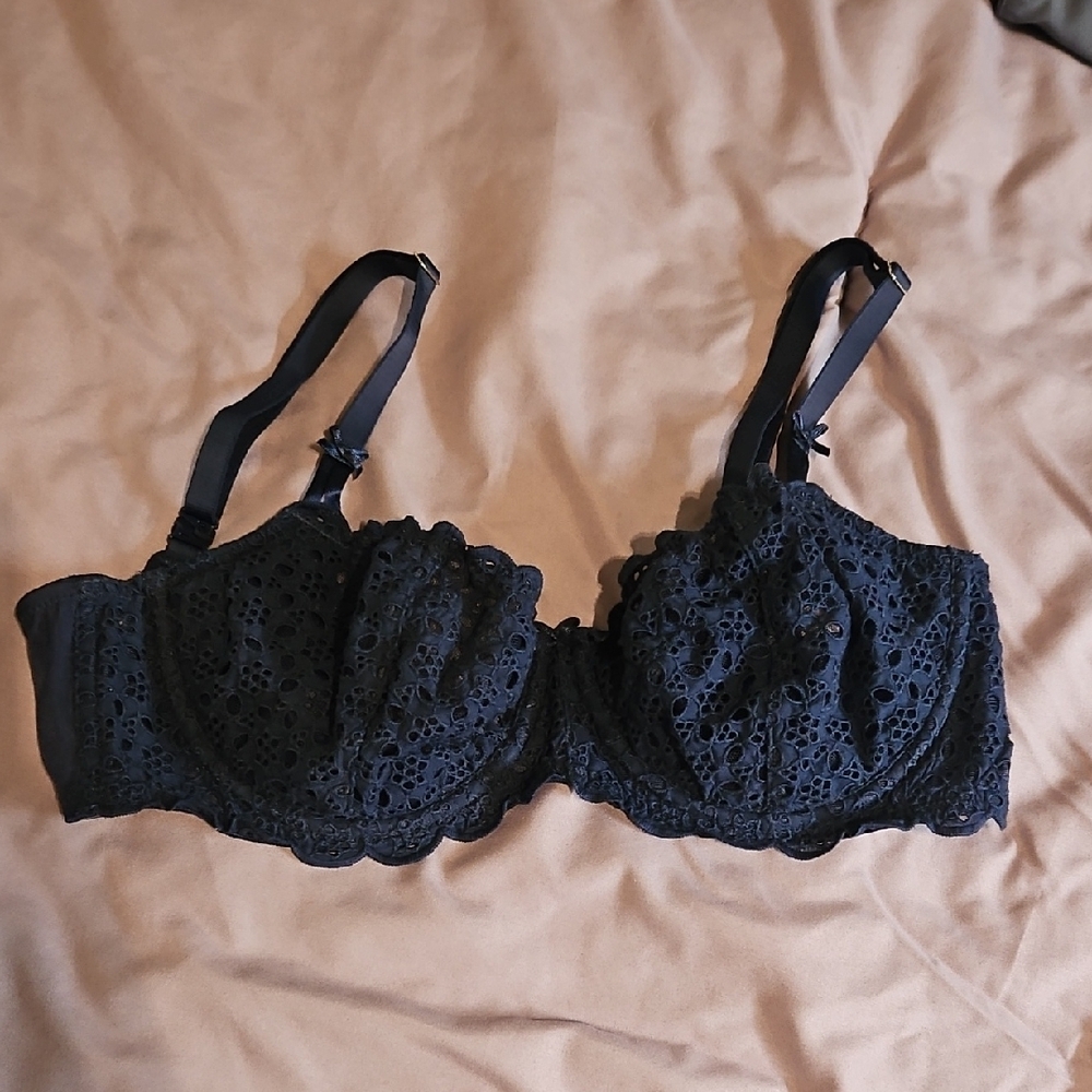 Victoria's Secret Navy Lace Balconette Bra